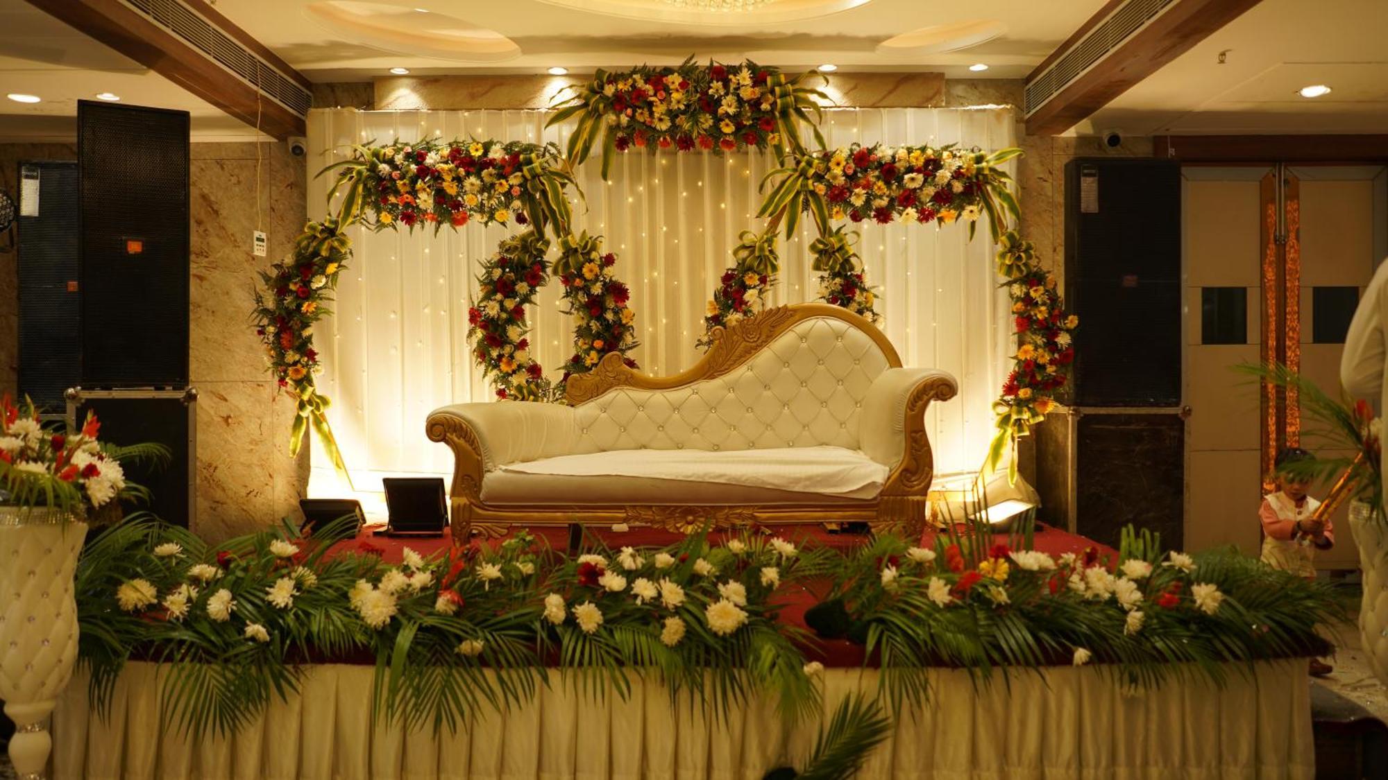 Hotel Silver Pearl Alīgarh Екстериор снимка