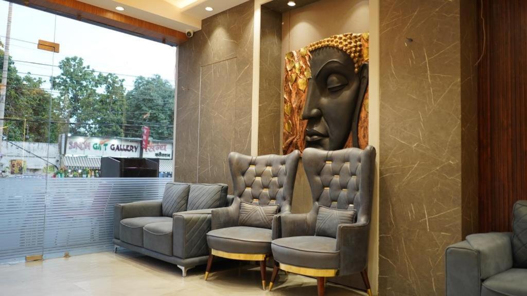 Hotel Silver Pearl Alīgarh Екстериор снимка