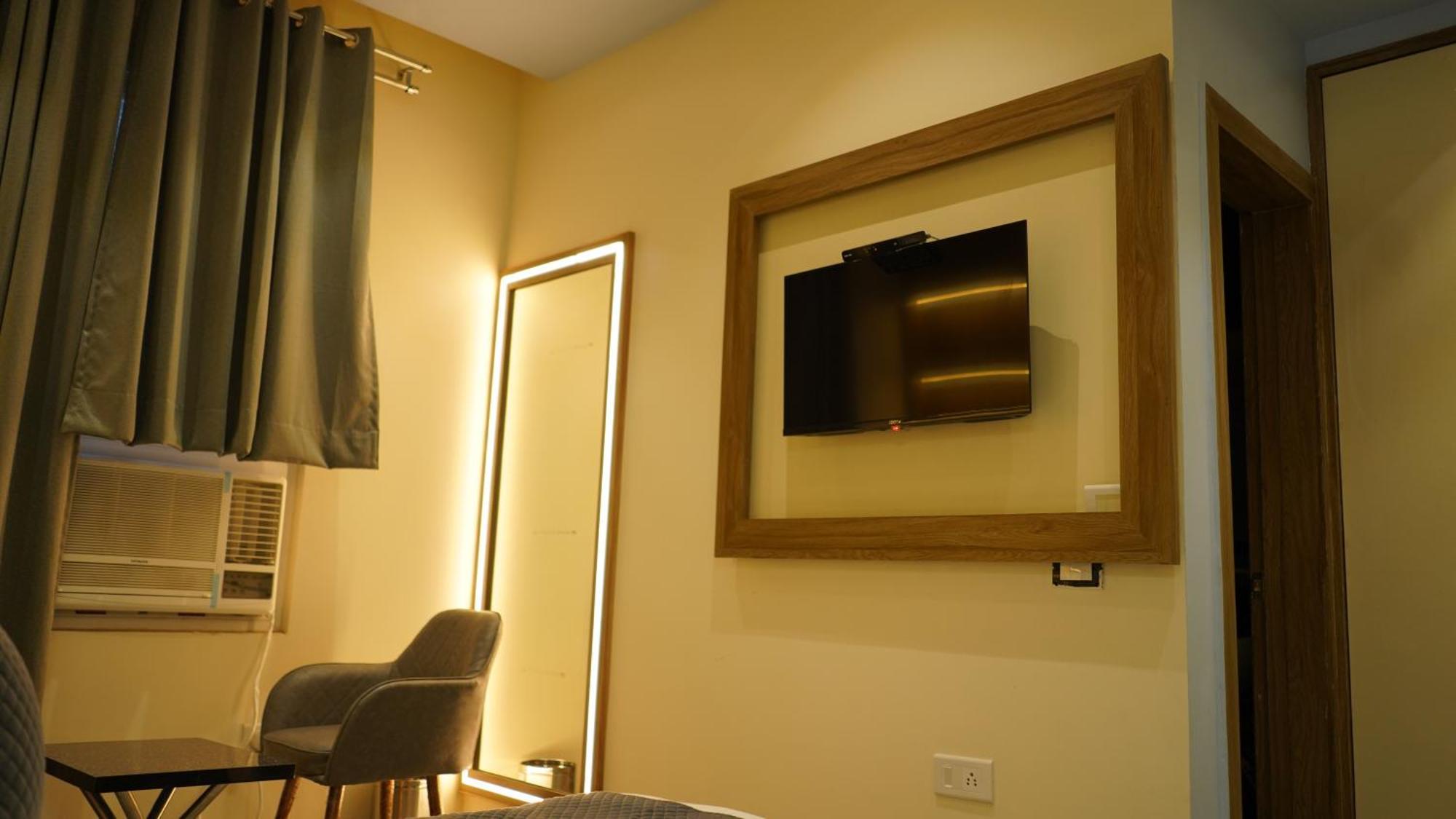 Hotel Silver Pearl Alīgarh Екстериор снимка