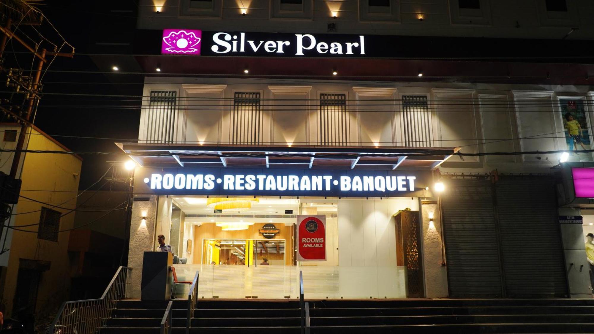 Hotel Silver Pearl Alīgarh Екстериор снимка